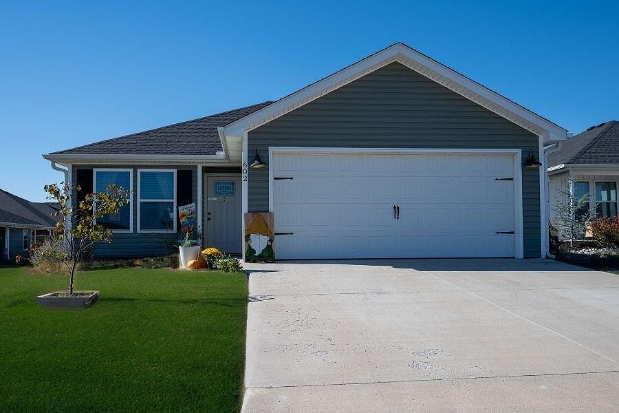 1st image of 602 Cass Circle