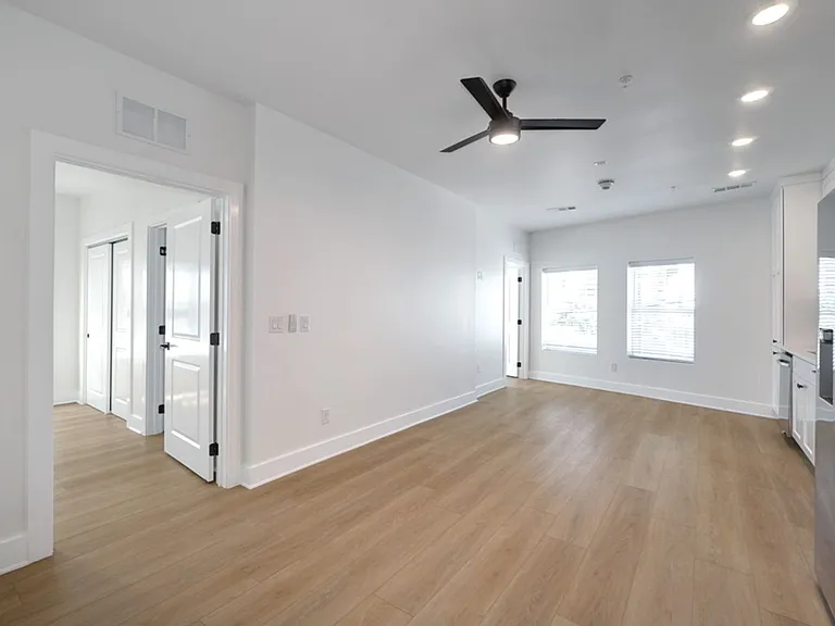 3000 Duval St #307 — Photo 11