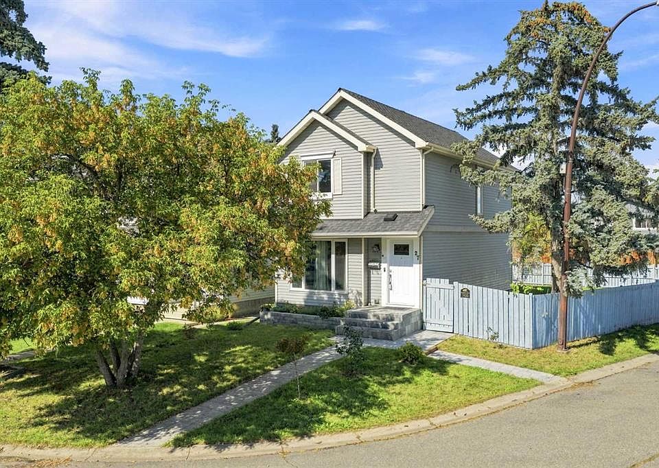 1st image of 27 S Erin Grove Close SE