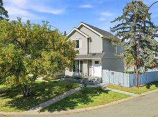 27 S Erin Grove Close SE, Calgary, AB T2B 2T4