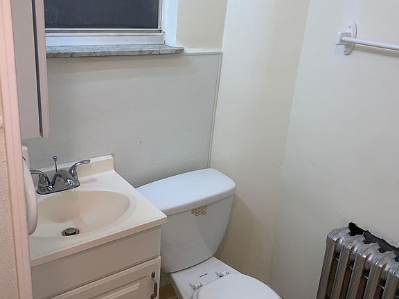 3rd image of 805 S 8th St Floor 2