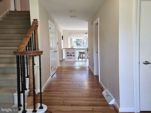 4th image of 140 Weston Dr