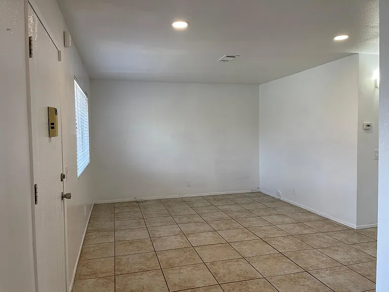 42030 Thornbush Ave — Photo 2