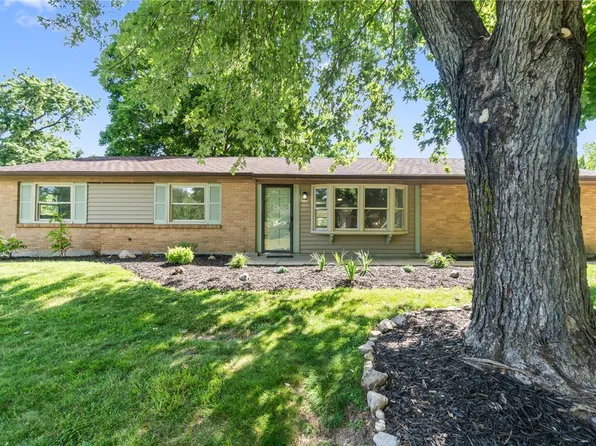 2184 Shadowood Cir, Bellbrook, OH 45305