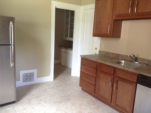 4th image of 3519 Clifton Ave