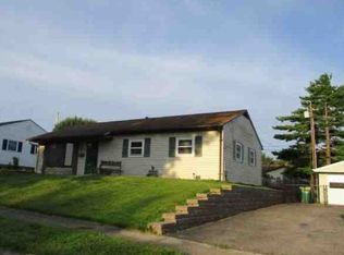 128 Ebony Ln, Fairborn, OH 45324