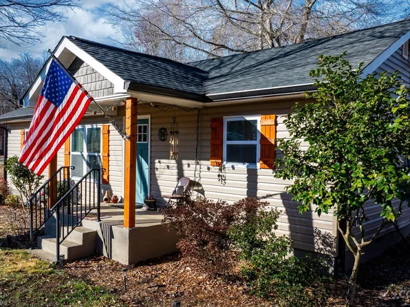 1456 33rd St SW, Hickory, NC 28602