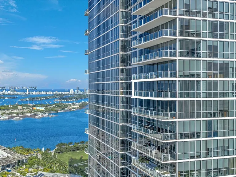 1100 Biscayne Blvd #4308 — Photo 6