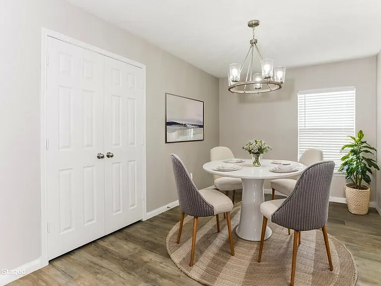 10041 Silent Hollow Dr — Photo 6