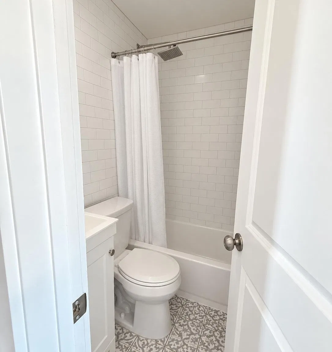 4 bed, $3,200 — Photo 4