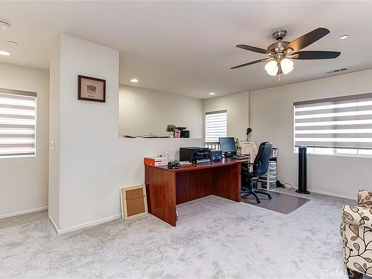 3285 Ledgewood Cir — Photo 16