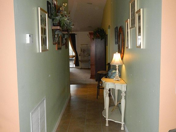 5th image of 543 NW Lincoln Avenue