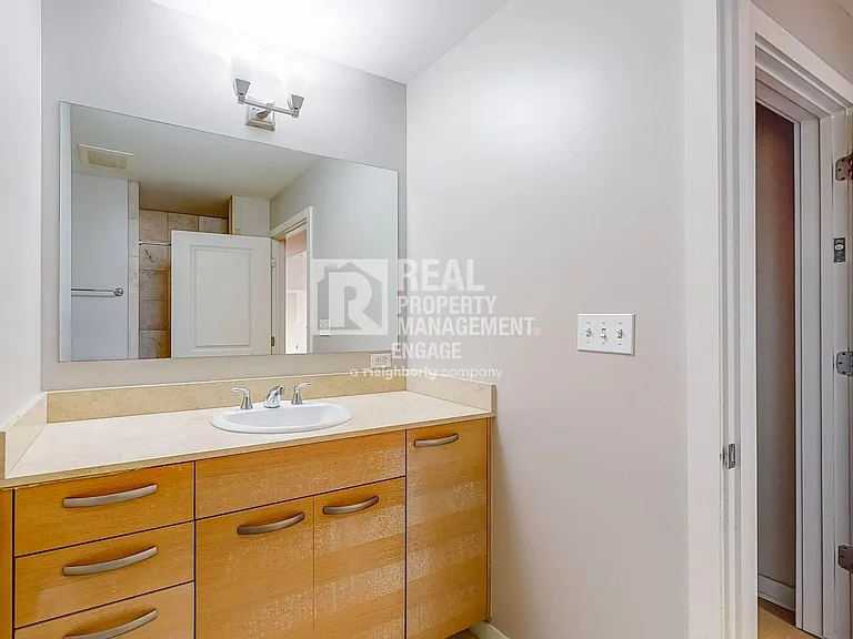 1200 Main St #910 — Photo 31