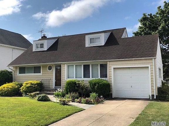3rd image of 3570 Kenora Pl