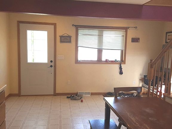 5th image of 3764 Redwood St