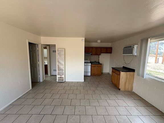 4th image of 5433 E 30th St #B