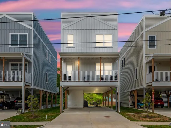 221 Wilder Ave, Colonial Beach, VA 22443