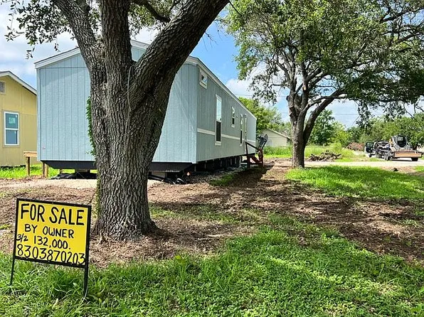 401 Kansas St, Woodsboro, TX 78393