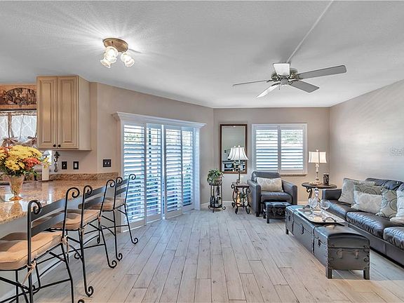 3rd image of 508 Santa Cruz Pl NE APT D
