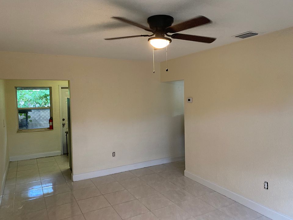 1st image of 462 NE 174th St #462
