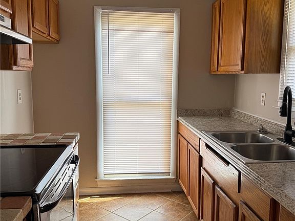 4th image of 7069 Candlewood Dr