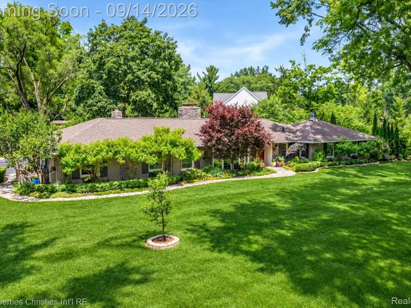 32765 Eastlady Dr, Beverly Hills, MI 48025