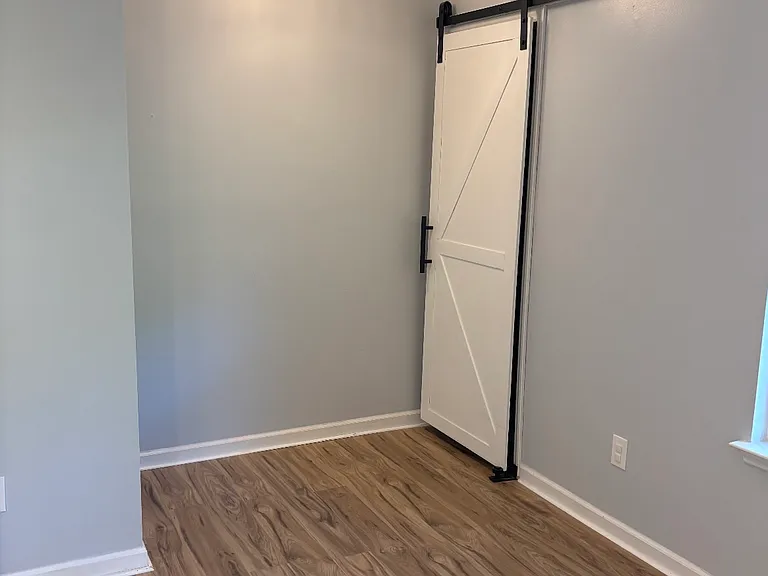 3831 Armitage Dr — Photo 6