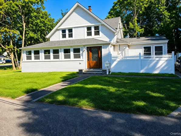 165 Cedar Street, Amityville, NY 11701