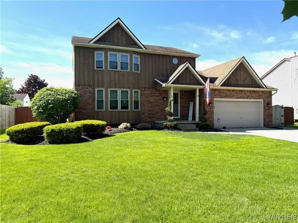 21 Gale Dr, Lancaster, NY 14086