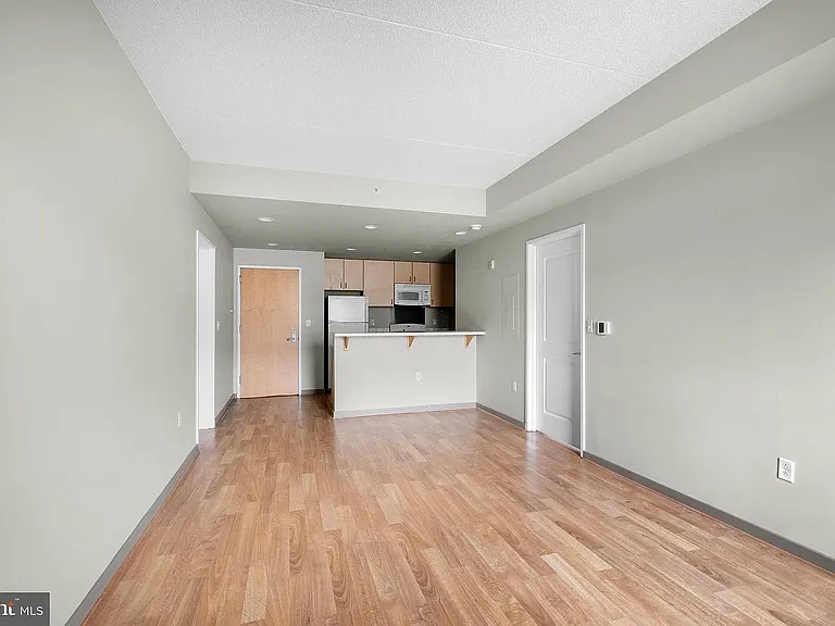 111 N 9th St #518 — Photo 3