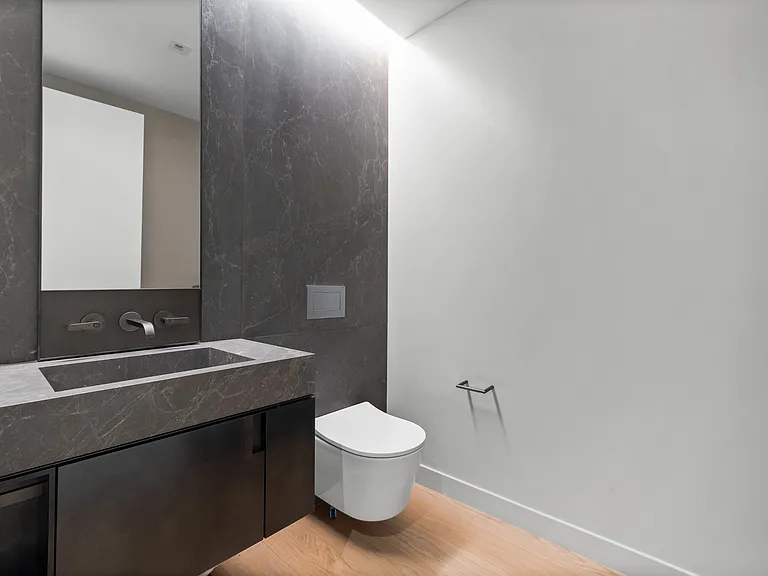 555 W 22nd St #4BW — Photo 10