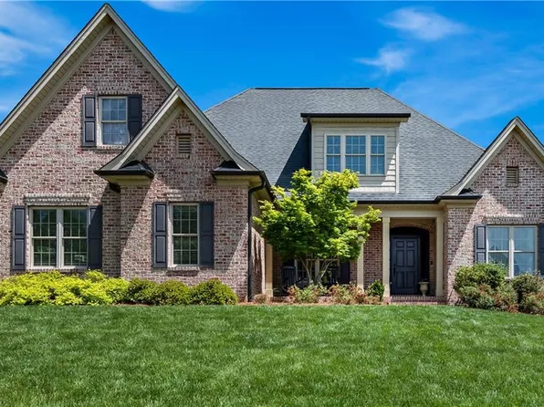 967 Berryhill Ln, Winston Salem, NC 27106