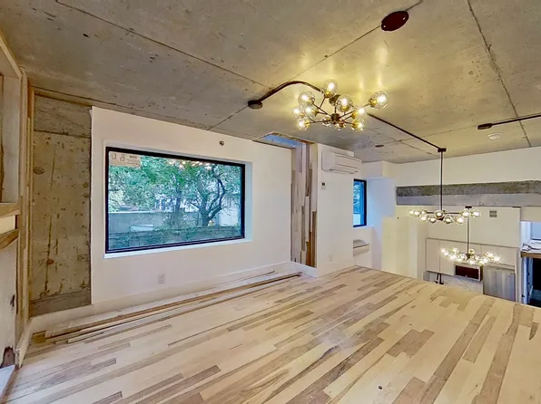 27 Montrose Avenue image 25 of 30