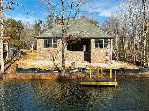 5th image of 49 Calderwood Cir