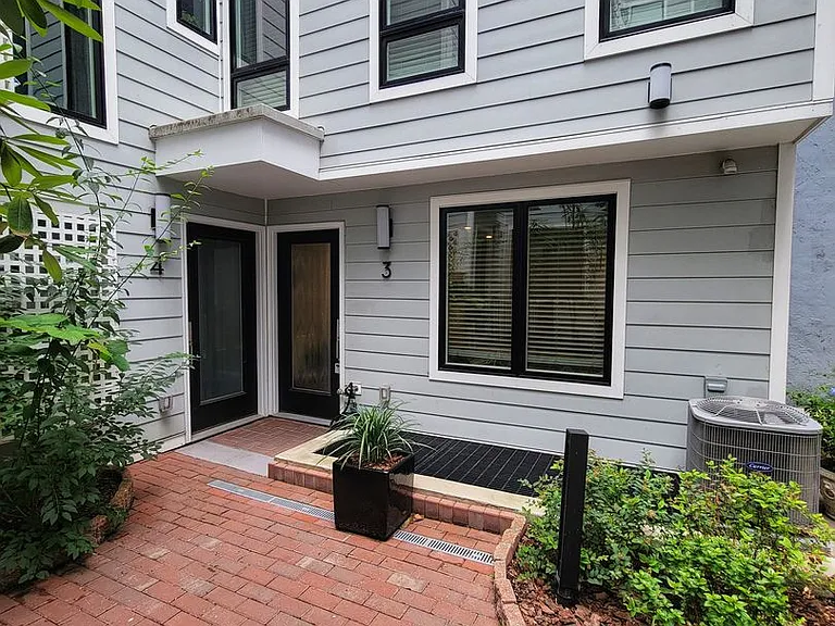 212 Bainbridge St #3 — Photo 3