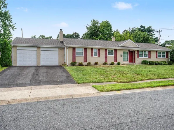 2 Wheatfield Dr, Wilmington, DE 19810