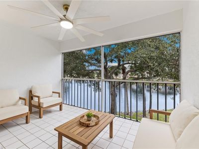 760 Wiggins Lake Dr APT 206, Naples, FL, 34110
