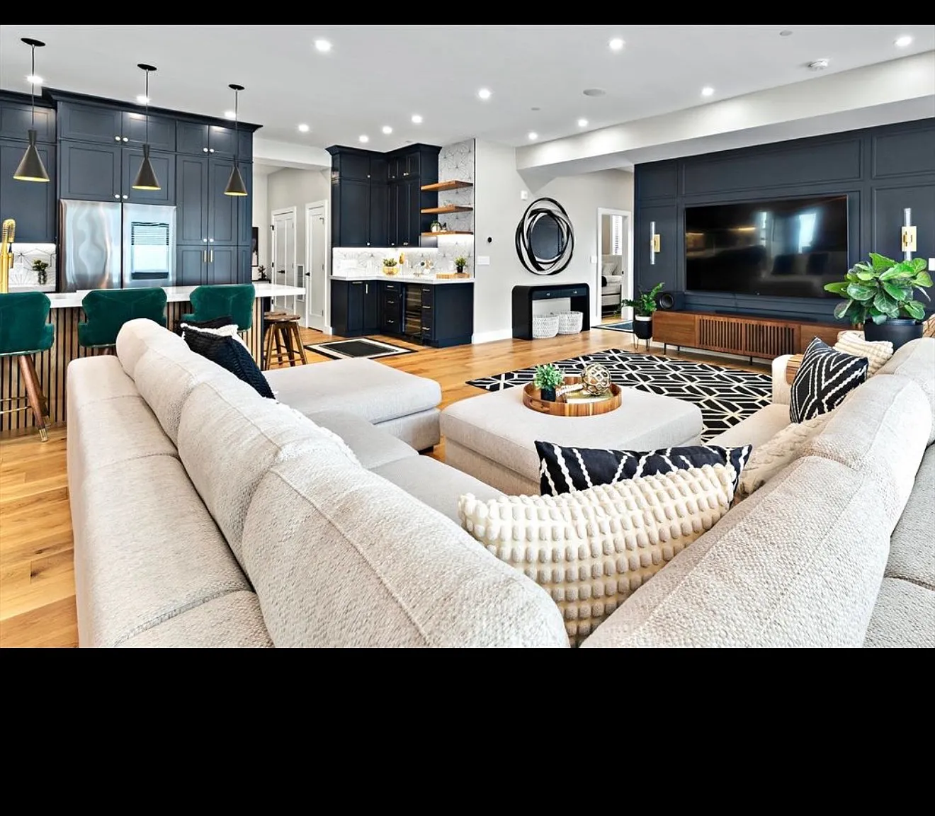4 bed, 4.5 bath, 2000 sqft, $1,600 — Photo 4