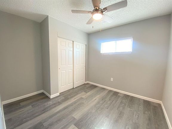 4th image of 2294 Olive Ave #4