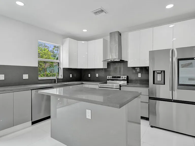 1215 W Las Olas Blvd #1215 — Photo 8