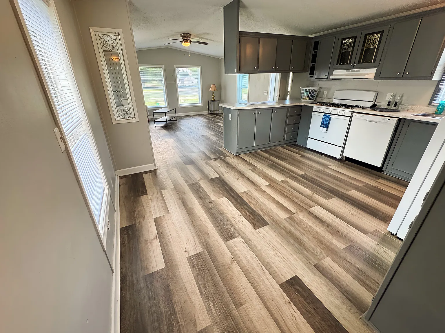 2 bed, 780 sqft, $996 — Photo 4