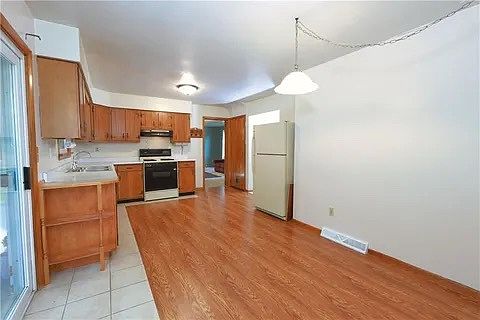 3rd image of 1311 19th Ave
