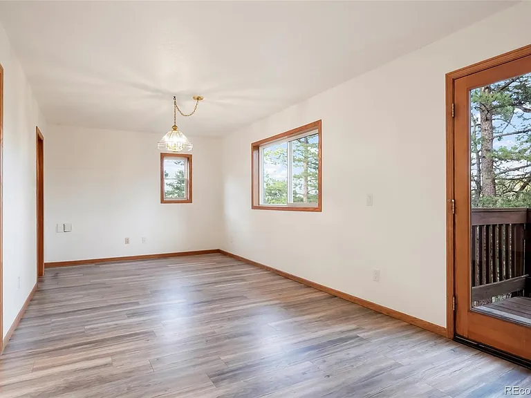 687 Crescent Lake Rd — Photo 10