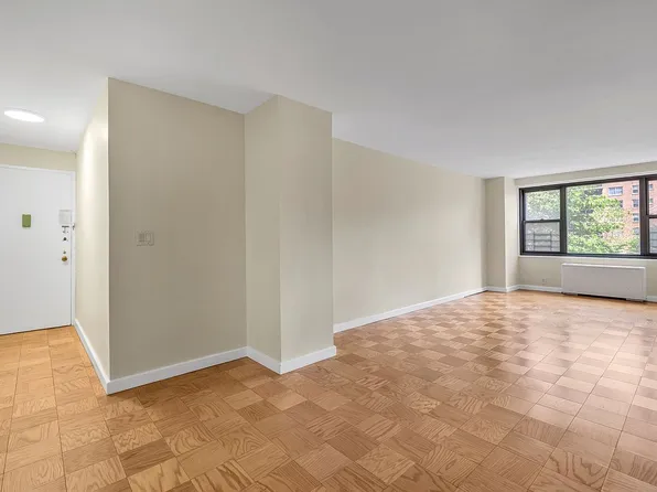 7025 Yellowstone Blvd APT 2N, Flushing, NY 11375