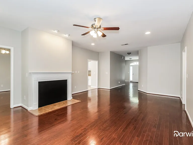 913 Narrows Point Dr — Photo 4