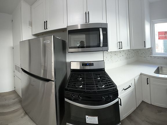 3rd image of 5315 Loma Linda Ave APT 4