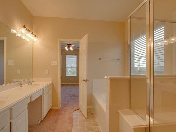 5th image of 11 Santa Clarita Cir