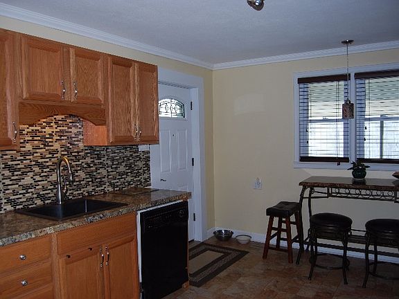 3rd image of 1808 Woodside Ave