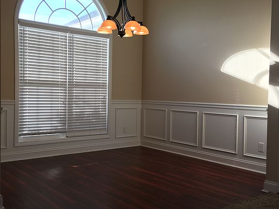 4th image of 304 Boothill Ct