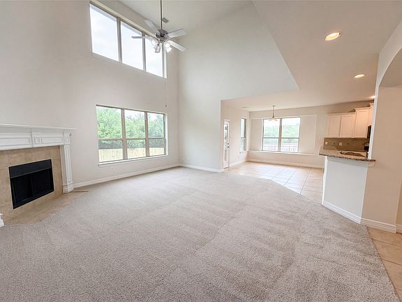 3rd image of 2900 Preston Ln